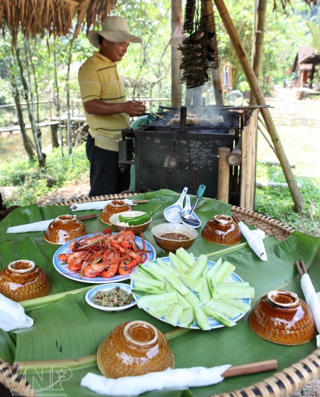 Les visiteurs peuvent y déguster des spécialités culinaires locales.