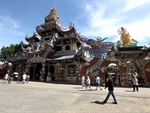 Ngoạn cảnh chùa Ve Chai