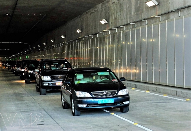 Means of transport in Thu Thiem Tunnel.