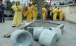 この祭りに使うための米を搗くためのすり鉢・杵。