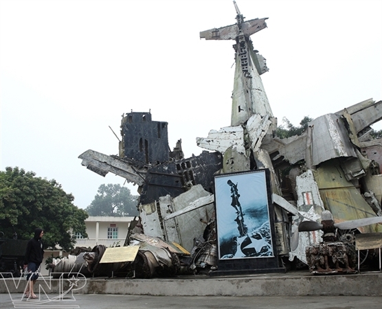 Обломки стратегического бомбардировщика хранятся в Историческом военном музее Вьетнама