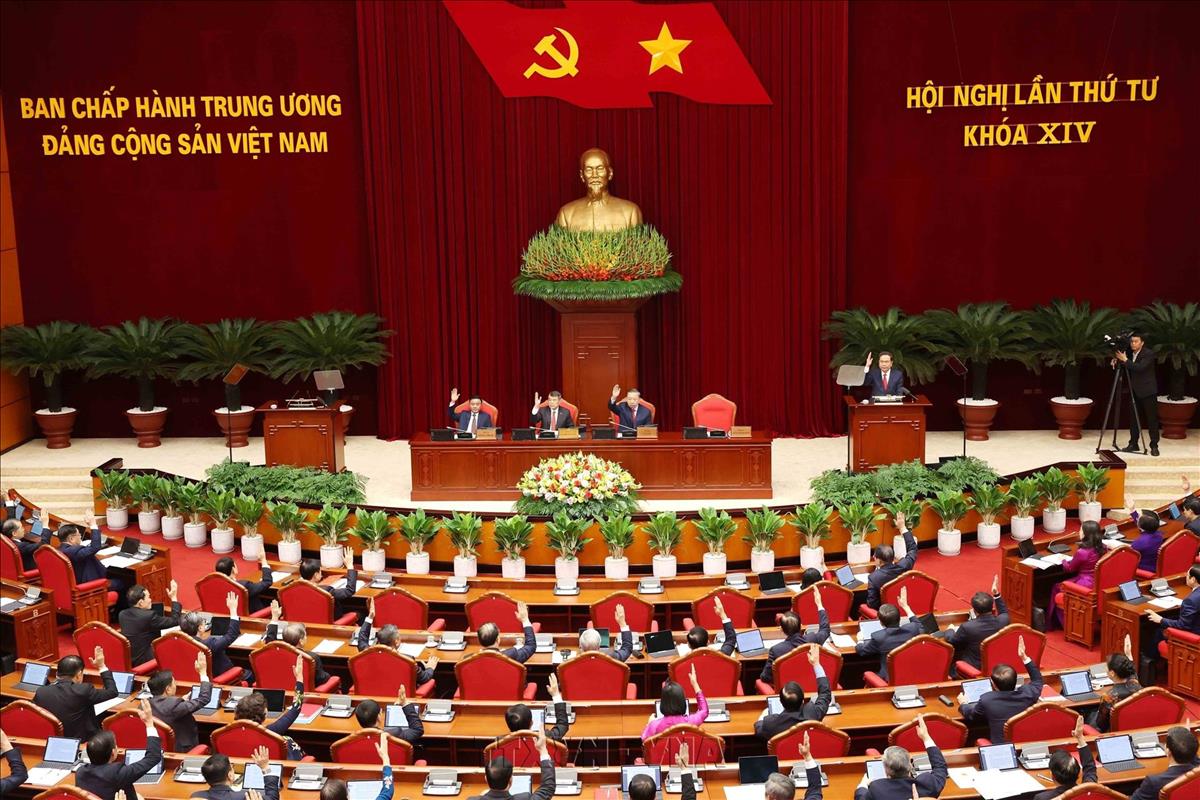 Открытие четвёртого пленарного заседания Центрального комитета КПВ 14-го созыва. Фото: Фыонг Хоа/ВИА