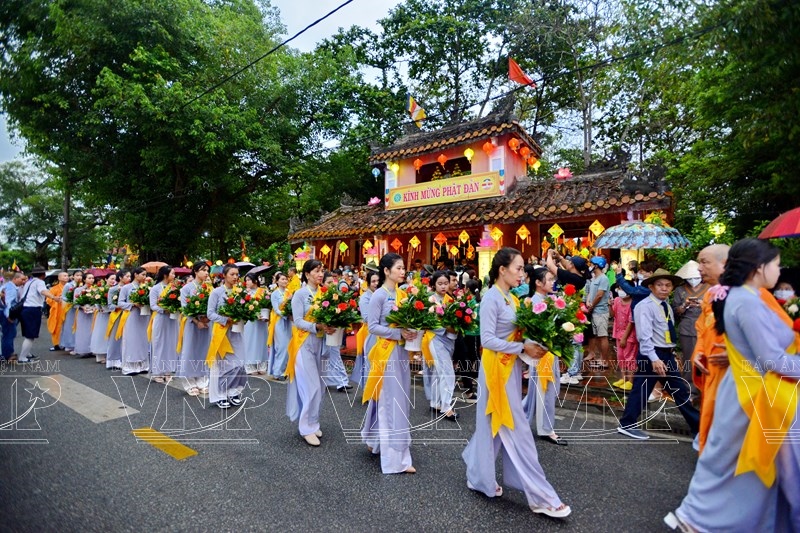 Celebrating Vesak 2022 in Hue