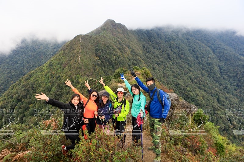 Conquering the peak of Ta Xua