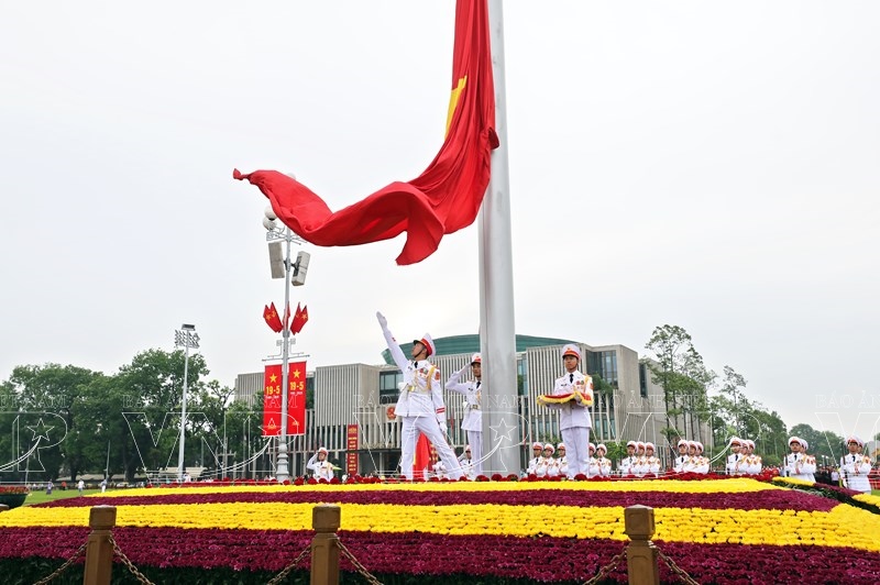 Trang nghiêm lễ Thượng cờ trên Quảng trường Ba Đình lịch sử