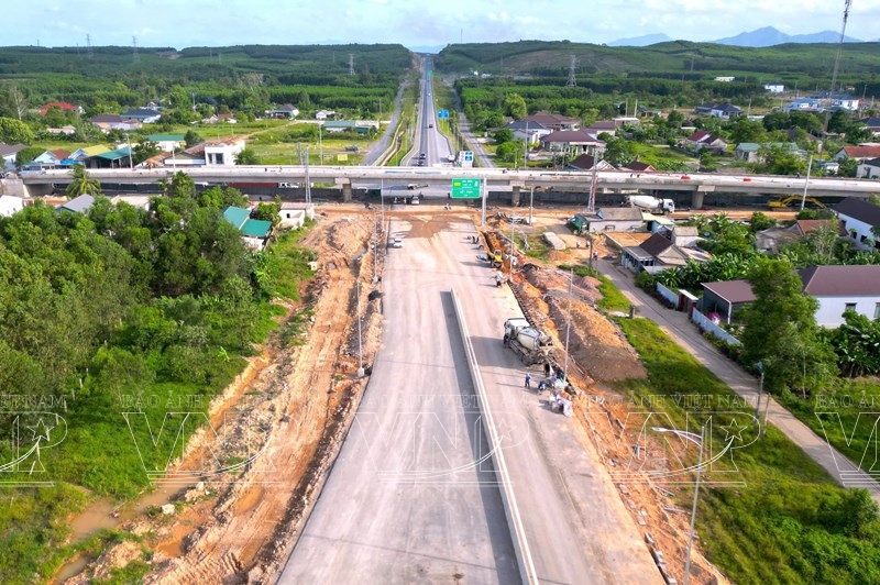 Cao tốc Vạn Ninh - Cam Lộ: Nỗ lực về đích