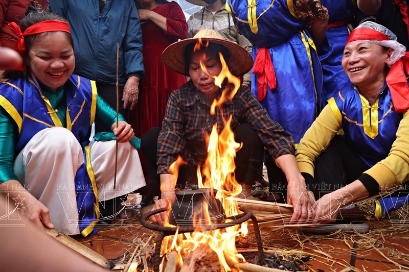 Lễ hội thổi cơm thi làng Thị Cấm
