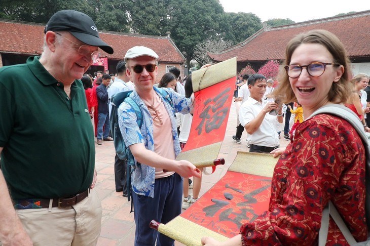 ການເດີນທາງໄປຍັງເຂດມໍລະດົກຍາມຕົ້ນລະດູບານໃໝ່