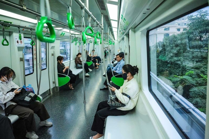 Metro, buses, electric vehicles becoming top choice for Hainoians