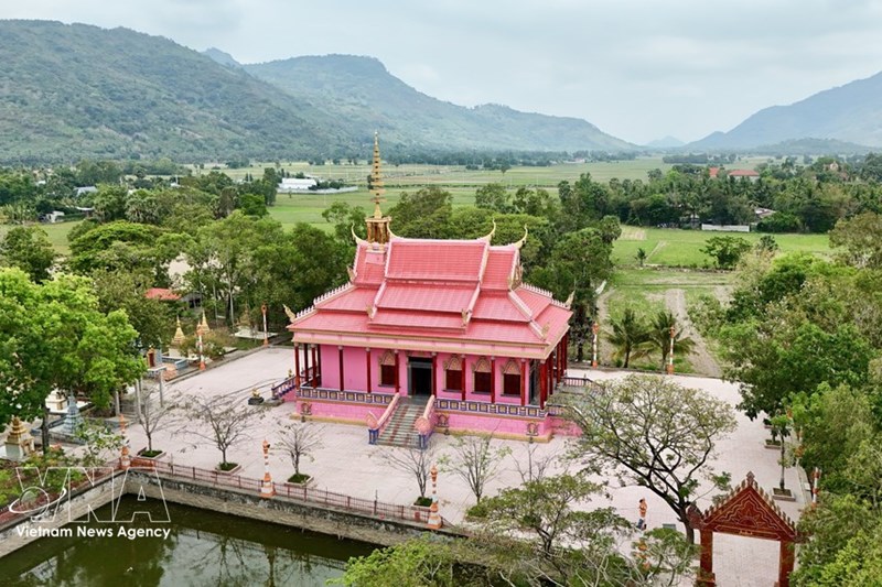 安江省独特的粉色寺庙：杭贡寺