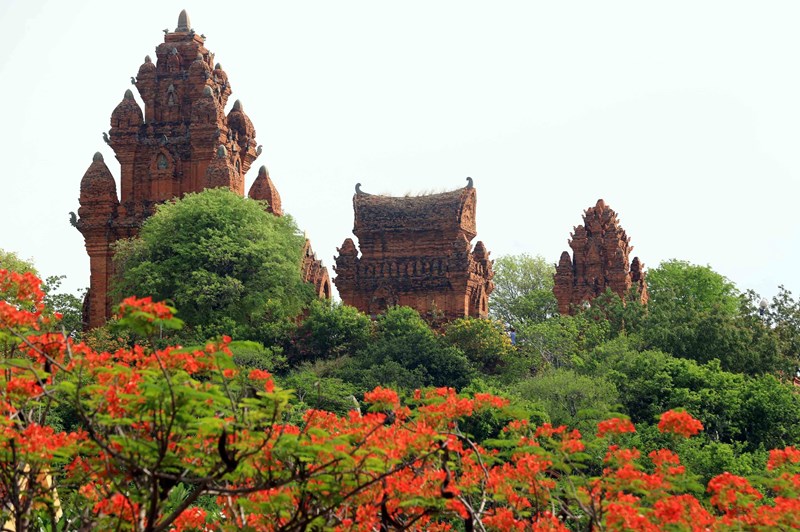 La tour Po Klong Garai : témoin de larchitecture cham sur la terre ensoleillée et venteuse de Khanh Hoa