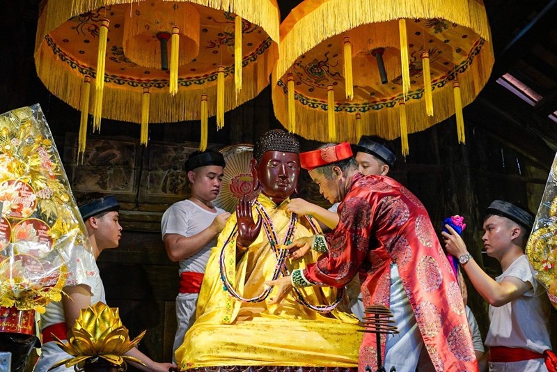 Hanois Keo Village Preserves Ancient Robing the Buddha Ritual