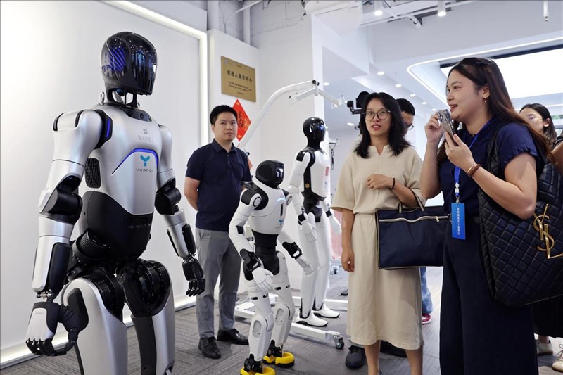 Robot Nguyên Khởi - Dấu ấn đổi mới sáng tạo tại Hạ Môn, Trung Quốc