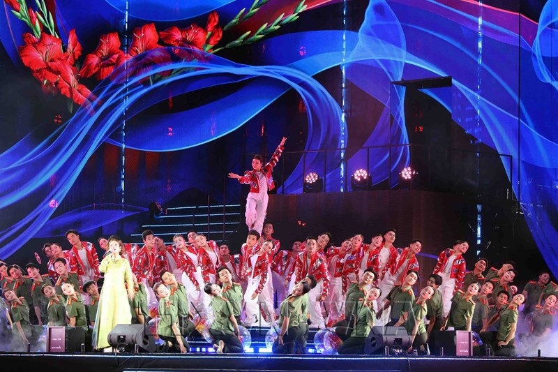 Art performance marks 80th anniversary of the Peoples Security Forces