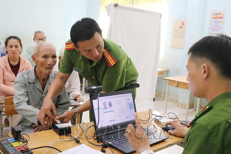 Công an Quảng Ngãi đồng loạt thu nhận mẫu sinh phẩm ADN thân nhân liệt sĩ