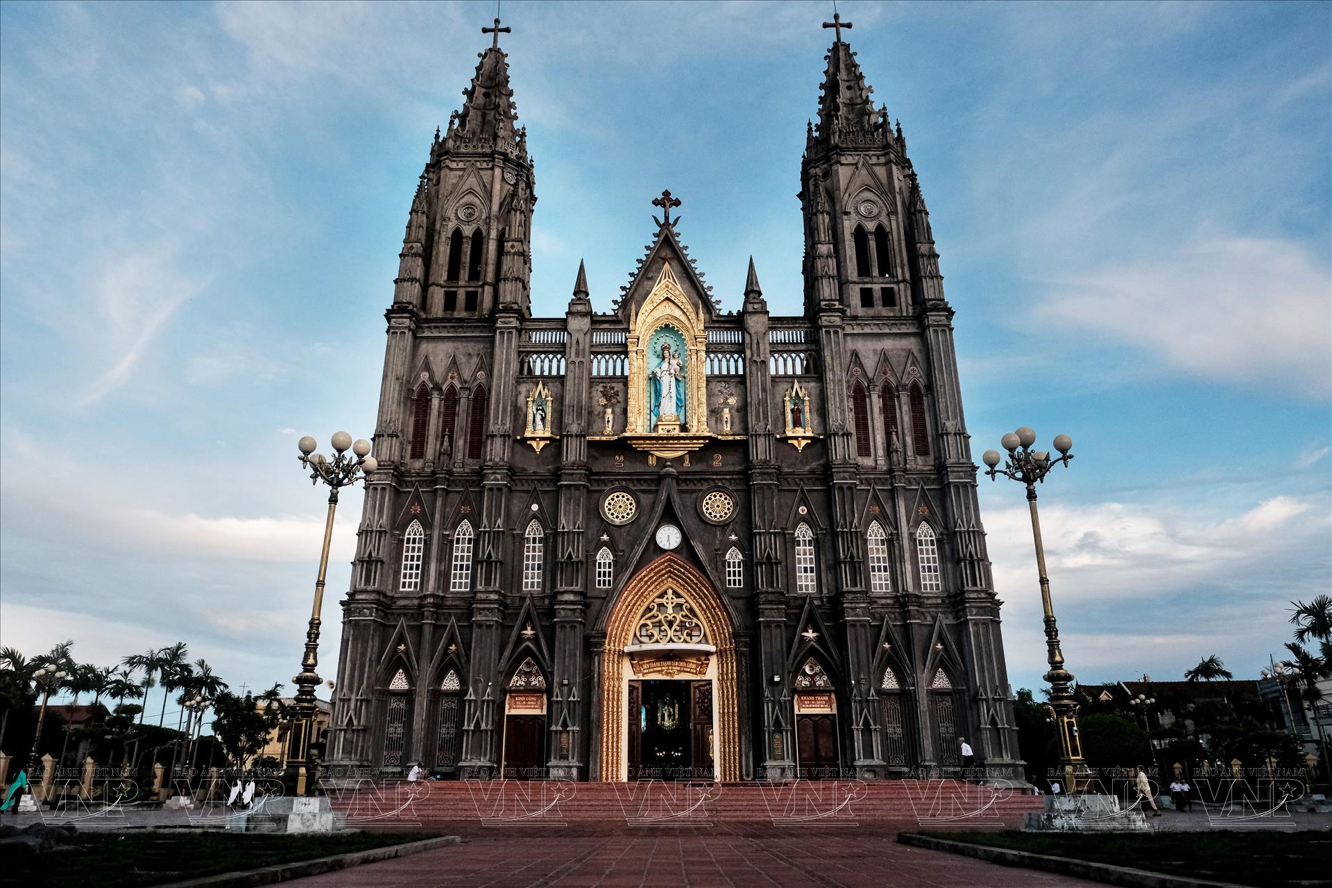 Khám phá vẻ đẹp nhà thờ Hưng Nghĩa