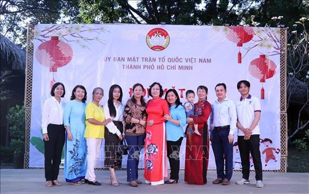 Sáng kiến ​​gia đình Việt tăng cường gắn kết với sinh viên Lào, Campuchia