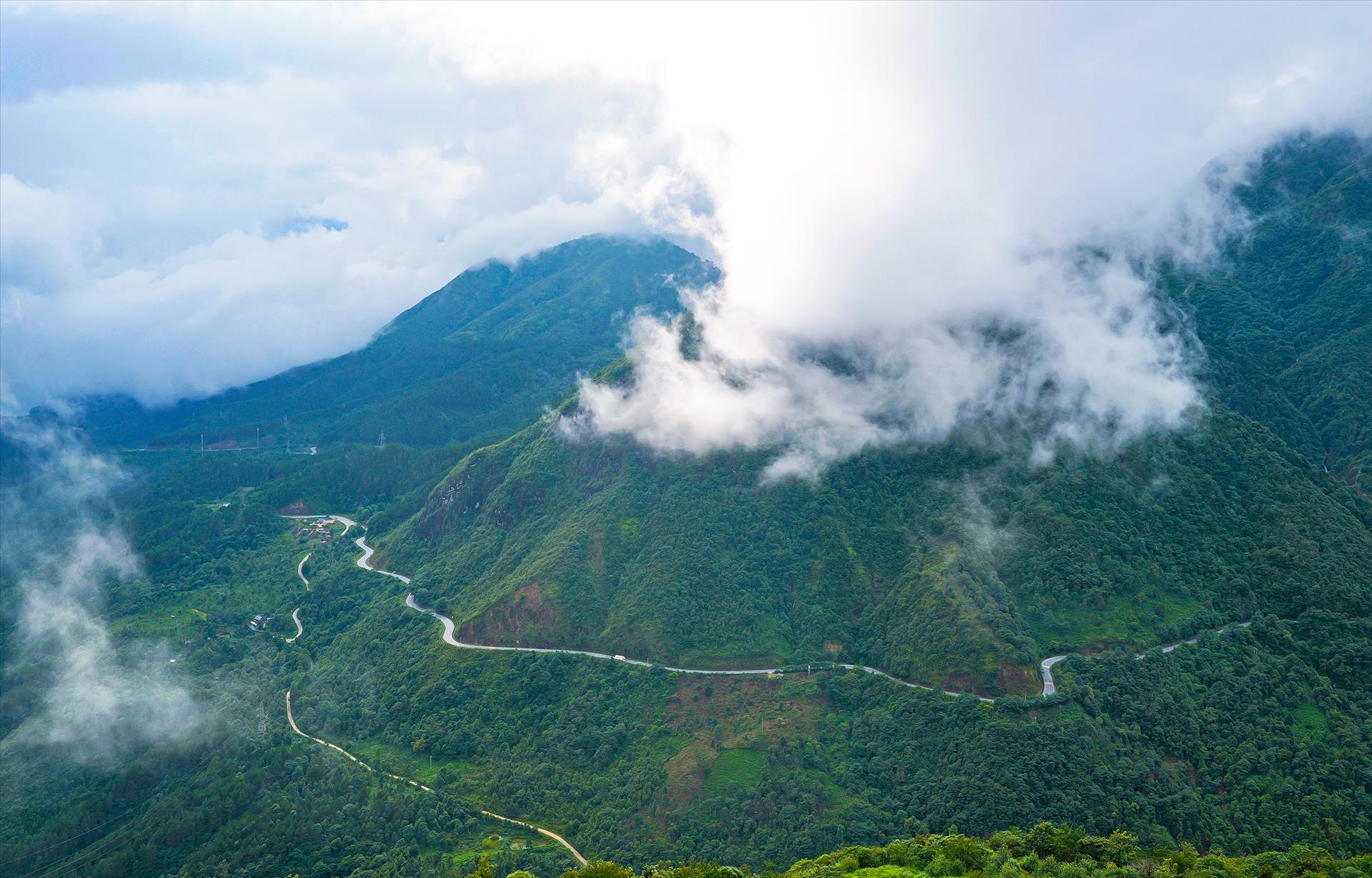 Aerial view of the O Quy Ho Pass winding through the mountains