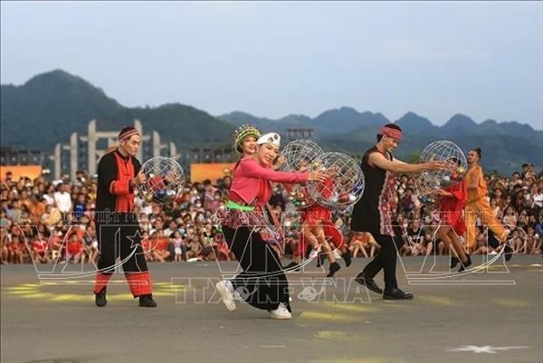 和平省芒族竹日历和开夏节正式被列入国家非物质文化遗产名录