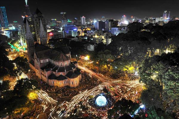 호찌민시, 2026년 새해맞이 불꽃놀이 공연 6곳에서 펼쳐