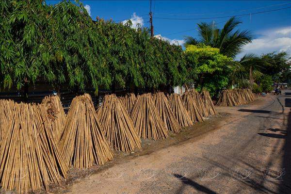 전통 복원에 나선 껀떠...대나무 공예 등 다시 활짝