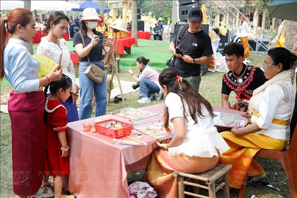 4월 30일·5월 1일 연휴 맞아 하노이서 고원지대의 다채로운 문화 활동 펼쳐져