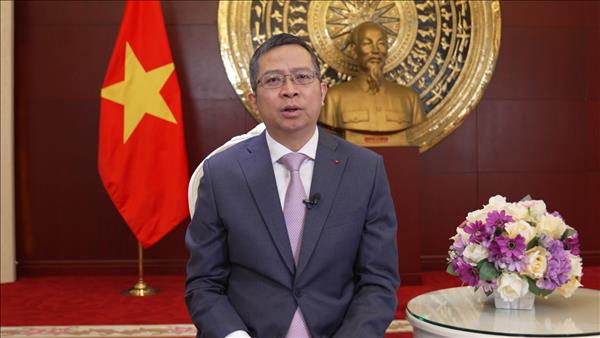 越中主流媒体努力传播社会主义思想