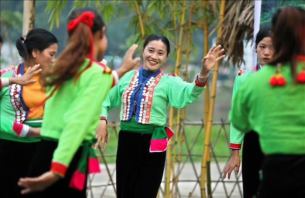 Người Mảng ở bản Nậm Xẻ