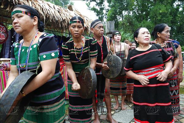 달랏에서 2025년 동남아시아 징‧꽹과리 예술의 밤 개최 