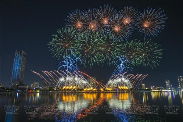 Chung kết DIFF – 2025: Đội pháo hoa của Trung Quốc giành ngôi vô địch