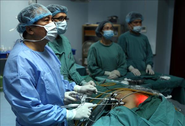 PGS.TS Trần Ngọc Lương: Người đưa kỹ thuật mổ nội soi tuyến giáp vươn tầm thế giới