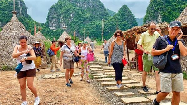 Vietnam impulsa una política de visado flexible por atraer turistas internacionales
