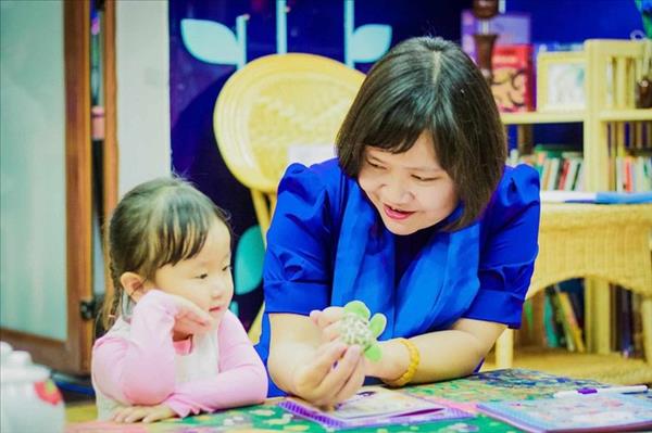 ສະ​ໂມ​ສອນ ອ່ານ​ປຶ້ມ​ພ້ອມ​ກັບ​ລູກ ແຜ່​ກະ​ຈາຍ​ຄວາມ​ຮັກ​​ວັນ​ນະ​ຄະ​ດີ​ສູ່​ບັນ​ດາ​ເພື່ອນ​ໜຸ່ມ