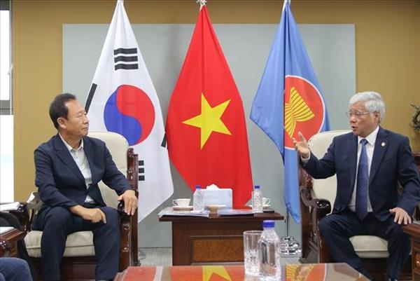 Une délégation du Front de la Patrie du Vietnam achève une visite fructueuse en République de Corée