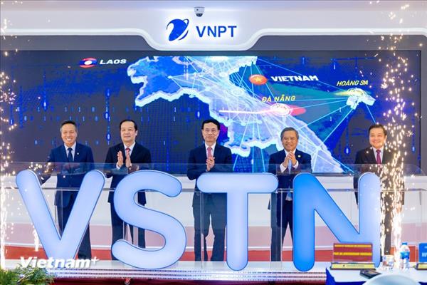 VNPT launches first direct overland fibre-optic route linking Vietnam to Singapore