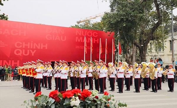 Le Gala mondial de la musique de la police bat le rythme au cœur de Hanoi