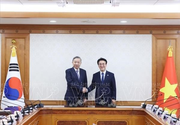 越共中央总书记苏林会见韩国总理金敏锡