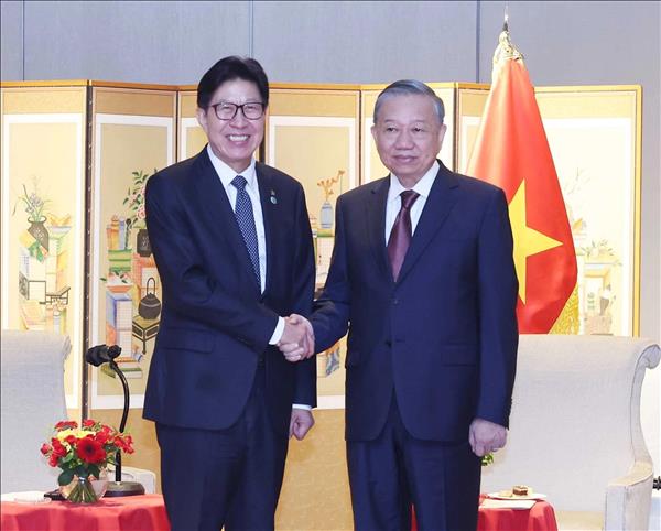 Генеральный секретарь ЦК КПВ То Лам призвал южнокорейский Пусан расширить сотрудничество с вьетнамскими населенными пунктами