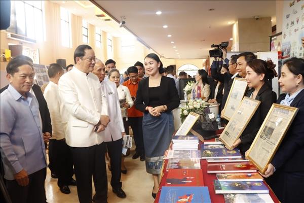 ວາລະສານ ຂ່າວພາບ ຫວຽດນາມ ເຂົ້າເຖິງປະຊາຊົນ ລາວ ແລະ ໝູ່ເພື່ອນສາກົນ