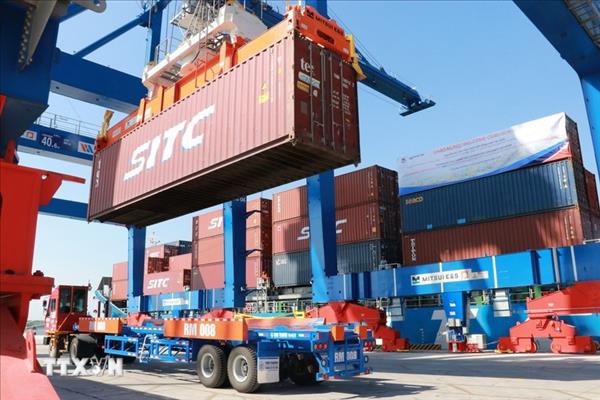 Empresas vietnamitas expanden sus exportaciones ante nuevos aranceles de EE.UU.