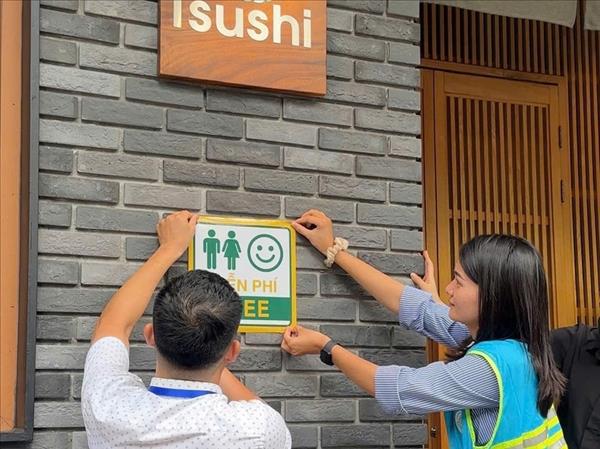 Des toilettes gratuites prêtes à accueillir les visiteurs à Hanoï