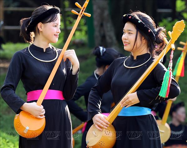 Then Singing: Echoes of Tay Cultural Heritage