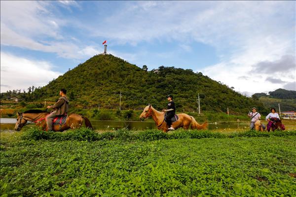 Trải nghiệm cực Bắc trên lưng ngựa