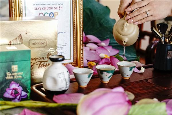 ຊາເອືອບດອກບົວ ໄຕໂຮ່ - ສິ່ງຍອດຍິ່ງ ຂອງ ຊາວ ຮ່າໂນ້ຍ