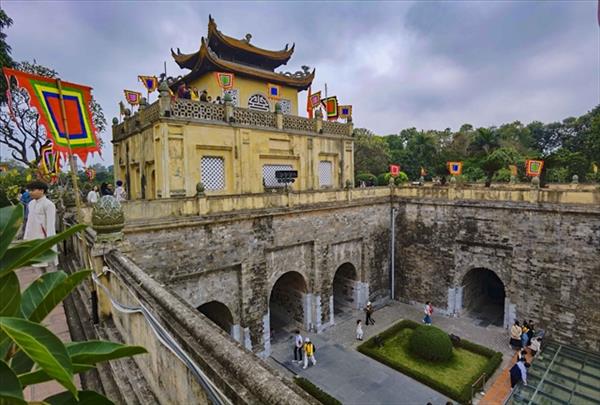 하노이 탕롱 황성에서 베트남 문화 유산 전시회 개막…내년 1월 15일까지 지속 진행