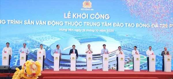 ពិធីបើកការដ្ឋានសាងសង់កីឡដ្ឋានចំនួន ៦០.០០០កៅអីនៅខេត្ត Hung Yen