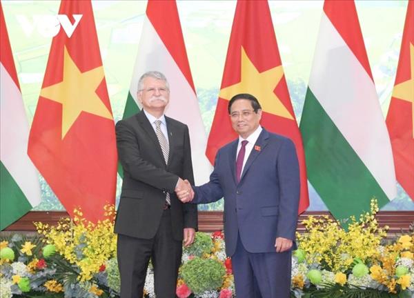 នាយករដ្ឋមន្ត្រី ហ្វាម មិញជីញ៖ នាំទំហំពាណិជ្ជកម្មវៀតណាម-ហុងគ្រីឡើងដល់ ២ពាន់លានដុល្លាក្នុងពេលឆាប់ៗនេះ