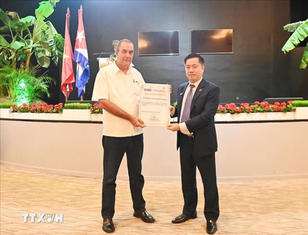 Vietnam – Cuba rice project bears golden seeds of friendship