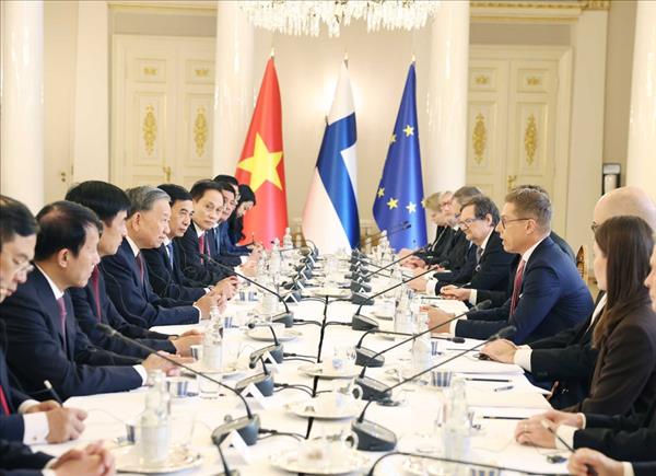 Vietnamese Party General Secretary holds talks with Finnish President in Helsinki