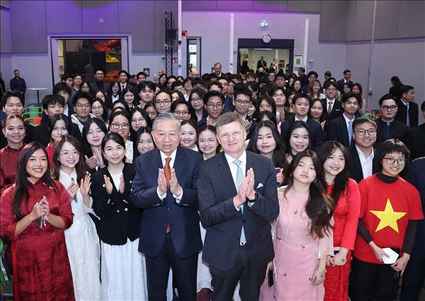 Tổng Bí thư Tô Lâm thăm Đại học Aalto và gặp gỡ sinh viên Việt Nam tại Phần Lan